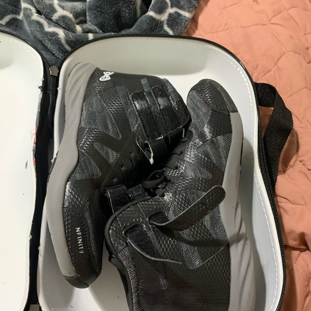 Nfinity beast cheer shoes Brand new never worn